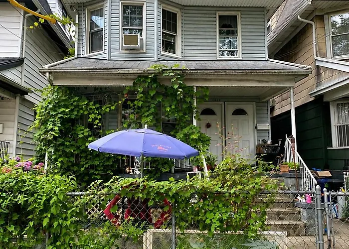Classical American House 4